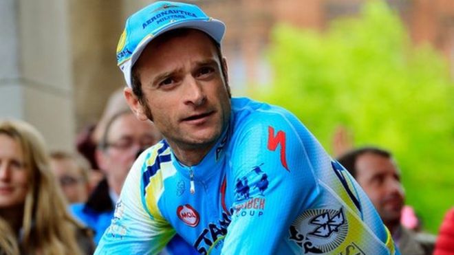 Muere el ciclista italiano Michele Scarponi en un accidente de tránsito mientras entrenaba Muere el ciclista italiano Michele Scarponi en un accidente de tránsito mientras entrenaba