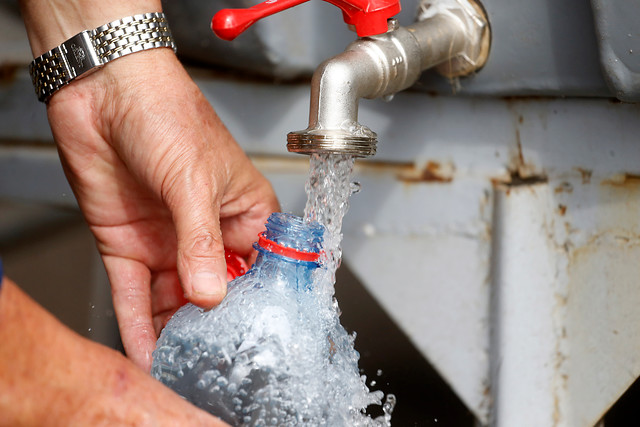 Sernac exigirá aplicación de descuentos obligatorios a consumidores afectados por corte de agua en Chiguayante y Los Ángeles