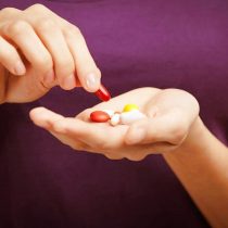 Experto de la ONU insta a utilizar menos medicamentos contra la depresión