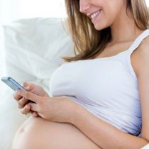 Estudio asocia uso del celular durante embarazo a la hiperactividad en niños