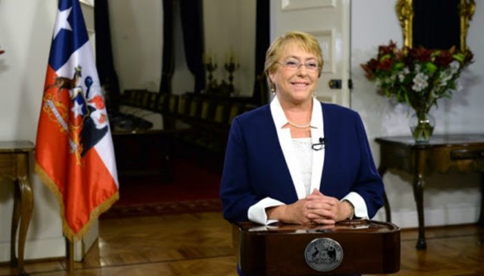 Reforma previsional: Bachelet introduce principio de lo colectivo en cambio más grande al sistema de AFP desde que se impuso en dictadura Reforma previsional: Bachelet introduce principio de lo colectivo en cambio más grande al sistema de AFP desde que se impuso en dictadura