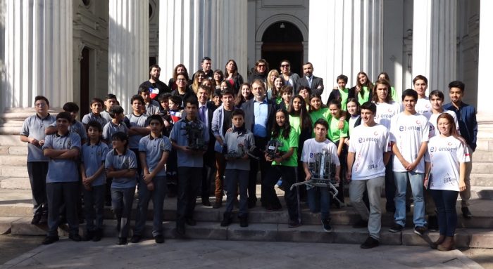 Jóvenes chilenos participan en campeonato de robótica en Estados Unidos