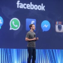 Zuckerberg revela planes de Facebook con los teléfonos para su primera fase de realidad aumentada