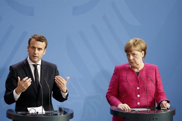 Merkel y Macron prometen fortalecer la Unión Europea