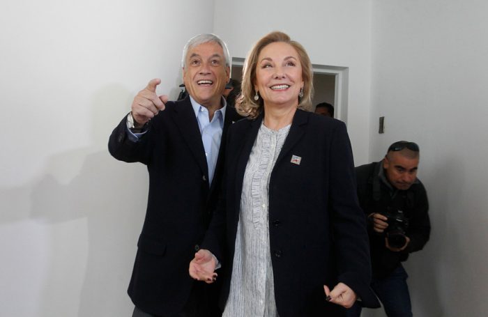 Piñera insiste en que nueva sociedad descubierta está “legítimamente constituida” y que ni su esposa ni él participan de ella Piñera insiste en que nueva sociedad descubierta está