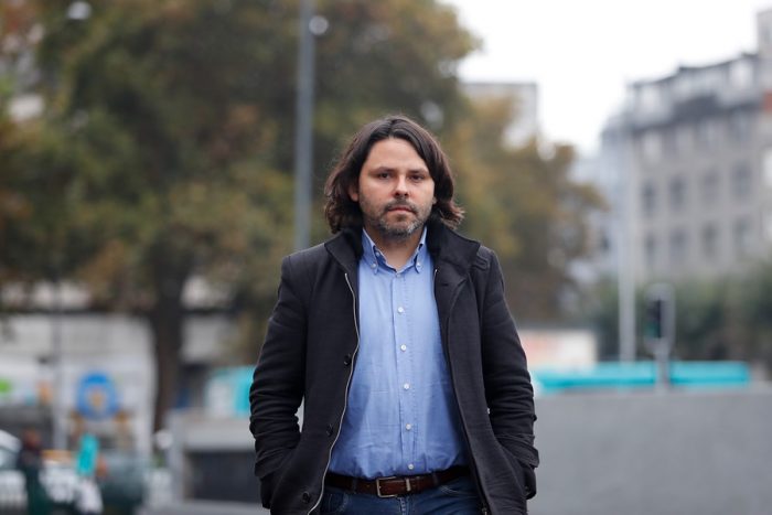 Alberto Mayol propone una ley de medios de comunicación que incluye nacionalizar El Mercurio Alberto Mayol propone una ley de medios de comunicación que incluye nacionalizar El Mercurio