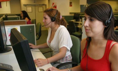 Trabajadora de call center relata discriminación sexista y abuso laboral que sufren mujeres en estas empresas Trabajadora de call center relata discriminación sexista y abuso laboral que sufren mujeres en estas empresas