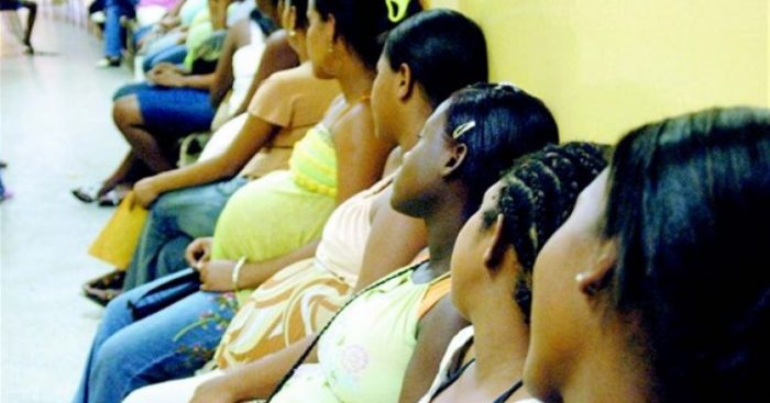 Parir en negro, la realidad de las haitianas que son madres en Chile Parir en negro, la realidad de las haitianas que son madres en Chile