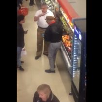 [VIDEO] Captan violenta agresión de un empleado de supermercado en Viña del Mar a un cliente tras discusión