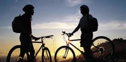 De airbags a plegables: alternativas a cascos clásicos de bicicleta De airbags a plegables: alternativas a cascos clásicos de bicicleta