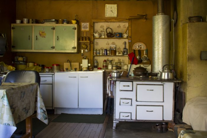 “Como puchero de estancia”: Investigadora aysenina busca revalorizar las prácticas culinarias de los pobladores rurales de Aysén