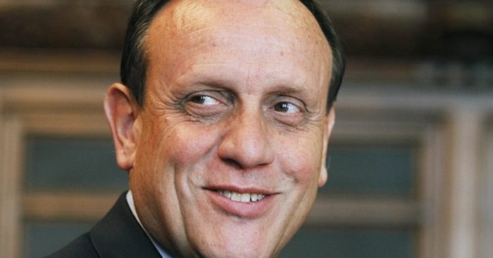 Nuevo flanco a la reforma de Educación Superior: Sánchez le dobla la mano al Gobierno y logra restitución de aportes indirectos para universidades Nuevo flanco a la reforma de Educación Superior: Sánchez le dobla la mano al Gobierno y logra restitución de aportes indirectos para universidades