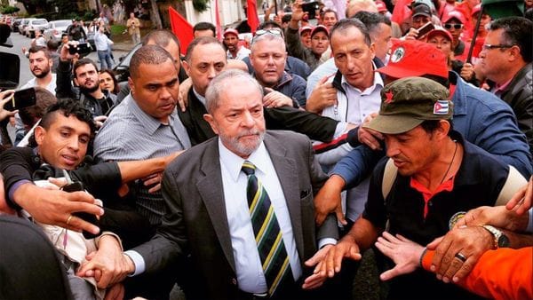 Ex presidente Lula declara cinco horas ante juez por el caso Petrobras