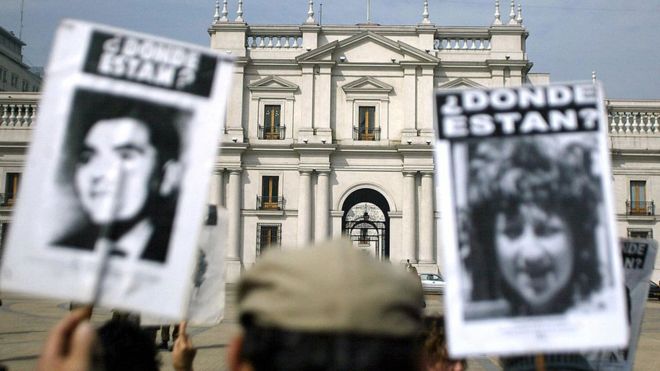La Justicia chilena condena a más de un centenar de exagentes de la policía secreta de Pinochet La Justicia chilena condena a más de un centenar de exagentes de la policía secreta de Pinochet