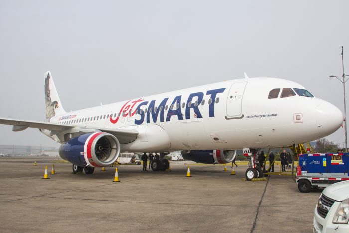 Jetsmart presentó su primer avión, con el que se sumará en la pelea por el mercado «low cost» en Chile Jetsmart presentó su primer avión, con el que se sumará en la pelea por el mercado