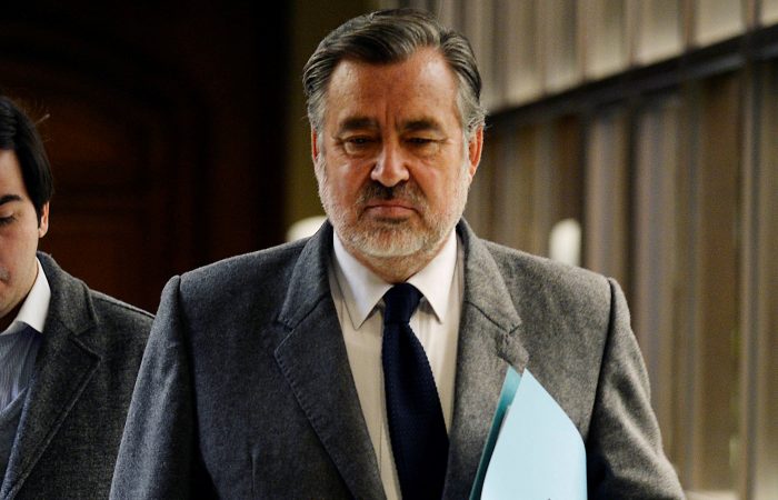 Llamado de Guillier para alcanzar un acuerdo con la DC tensiona aún más a la Nueva Mayoría Llamado de Guillier para alcanzar un acuerdo con la DC tensiona aún más a la Nueva Mayoría