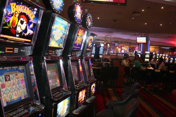 Funcionaria del Sename gastó $40 millones en casino de Talcahuano Funcionaria del Sename gastó $40 millones en casino de Talcahuano