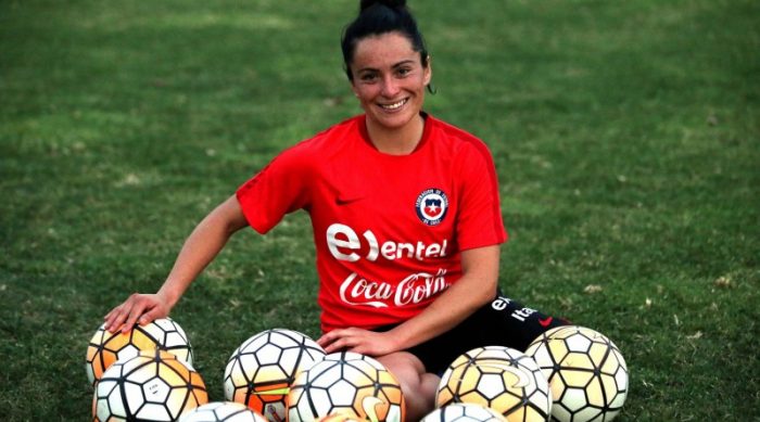María José Rojas, goleadora de la Roja: “Selección femenina debe tener mismos beneficios que selección de hombres”
