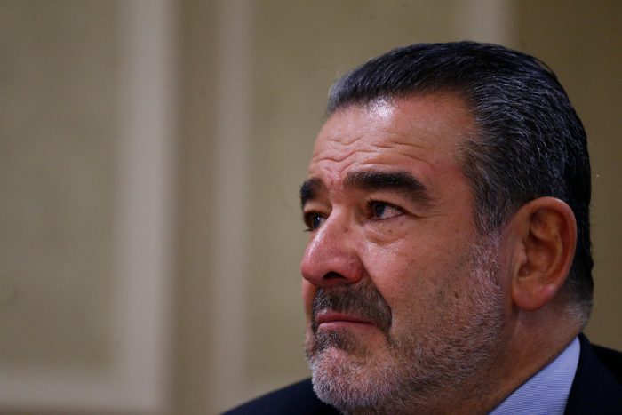 Luksic envía mensaje a directivos de Canal 13 y considera «error» no haber hecho debate conjunto de candidatos del Frente Amplio Luksic envía mensaje a directivos de Canal 13 y considera