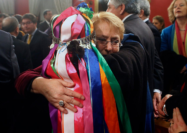 Bachelet a lo Aylwin: pide perdón por 