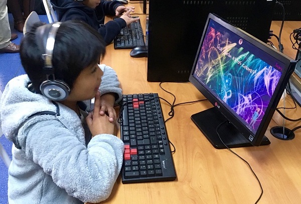 Niños de Lo Prado aprenden con un revolucionario sistema de inteligencia artificial