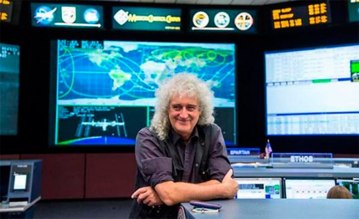 Brian May, músico de Queen y astrofísico: «El papel de Chile en la Astronomía no puede subestimarse» Brian May, músico de Queen y astrofísico: «El papel de Chile en la Astronomía no puede subestimarse»