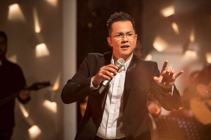 Charlie Zaa regresa a Chile a presentar su último disco Celebración Charlie Zaa regresa a Chile a presentar su último disco Celebración