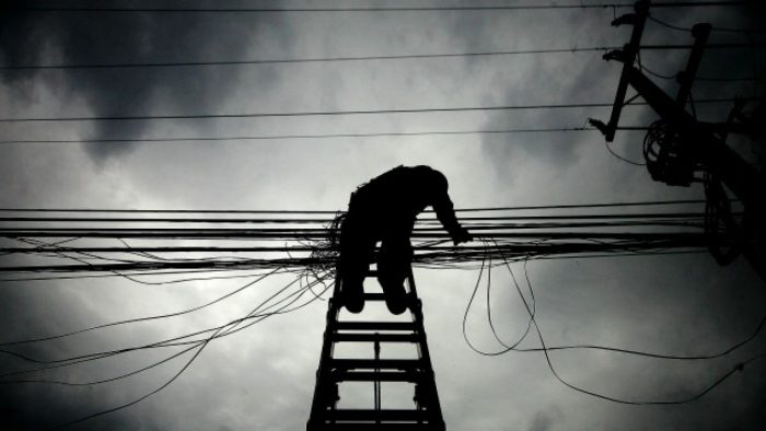 Ministerio de Energía ante exigencia de subir multas a empresas por corte prolongado de luz: «Es algo que estamos discutiendo con muchos actores» Ministerio de Energía ante exigencia de subir multas a empresas por corte prolongado de luz: