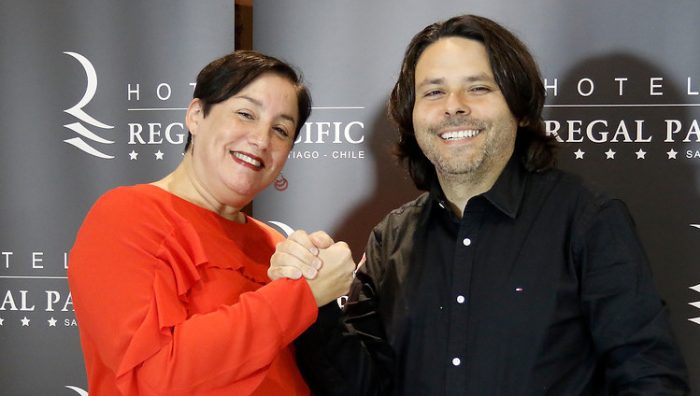 Mayol rompe el ‘fair play’ en el Frente Amplio y acusa a Beatriz Sánchez de copiarle el programa Mayol rompe el 'fair play' en el Frente Amplio y acusa a Beatriz Sánchez de copiarle el programa