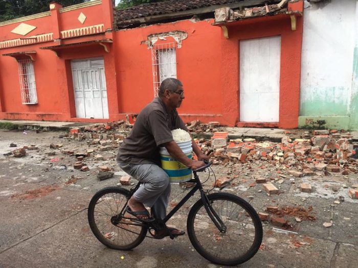 Cinco muertos y 19 heridos a causa de terremoto en Guatemala Cinco muertos y 19 heridos a causa de terremoto en Guatemala