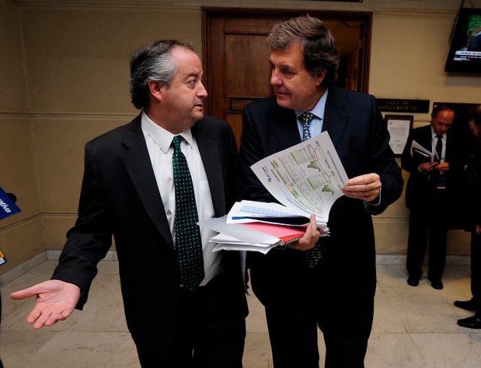 Diputados de ChileVamos acusan al PS de entregar fideicomiso fuera de plazo y lo denuncian al Servel Diputados de ChileVamos acusan al PS de entregar fideicomiso fuera de plazo y lo denuncian al Servel