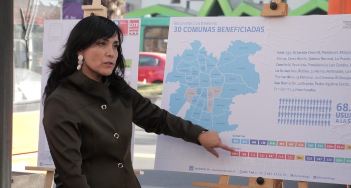 Ministra de Transportes presenta 30 recorridos del Transantiago que tendrán horario fijo