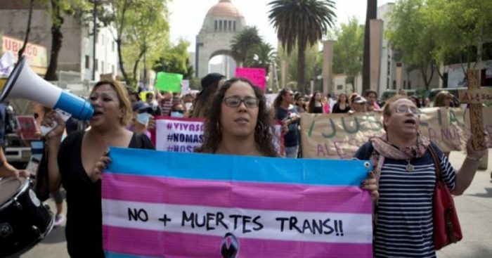 Seis activistas trans fueron agredidos en la Discoteque Illuminati
