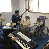 Musicoterapia y sus efectos positivos en niños con discapacidades múltiples