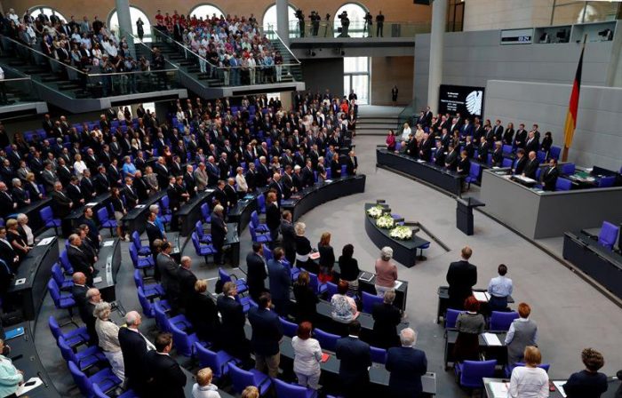 Alemania reforma su Constitución para prohibir financiar a partidos neonazis Alemania reforma su Constitución para prohibir financiar a partidos neonazis