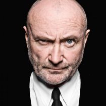 El cantante Phil Collins, hospitalizado tras sufrir una caída en su hotel