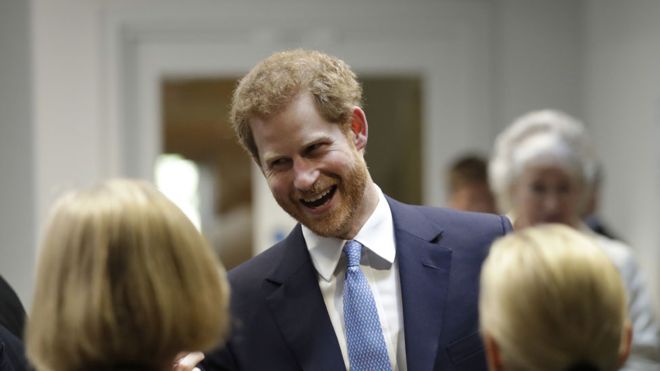 “Nadie quiere ser rey o reina”: las declaraciones del príncipe Harry que causan asombro en Reino Unido