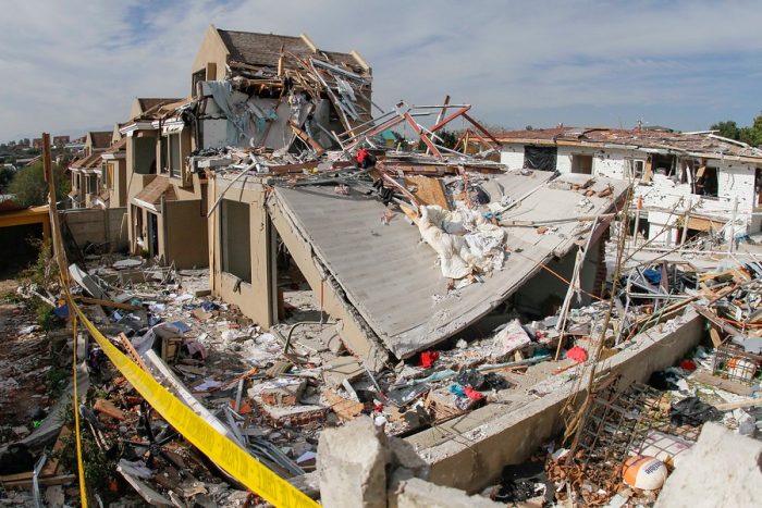 La SEC investiga causas de explosión que destruyó cuatro casas en Quilpué y que dejó cuatro heridos La SEC investiga causas de explosión que destruyó cuatro casas en Quilpué y que dejó cuatro heridos
