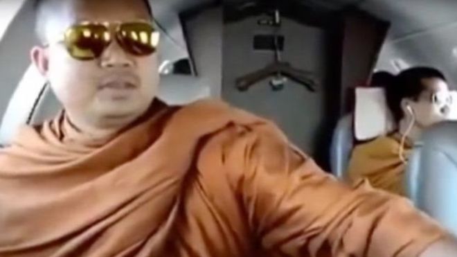 Lujos, riquezas indecorosas y relaciones sexuales: la crisis del budismo en Tailandia