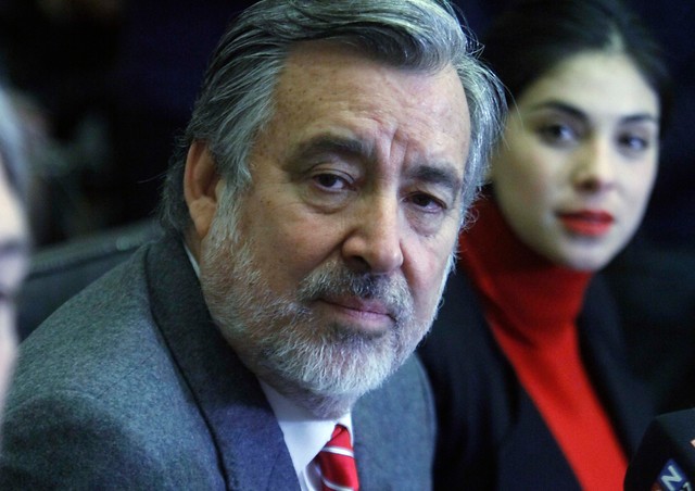 Guillier se agranda pese a aparecer bajo Sánchez en la Cadem: «La pelea grande será entre Piñera y yo» Guillier se agranda pese a aparecer bajo Sánchez en la Cadem: