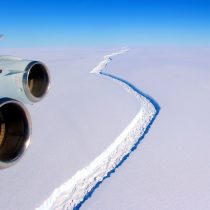 Científico advierte que quiebre de glaciar revela fragilidad de toda la plataforma en la Antártica