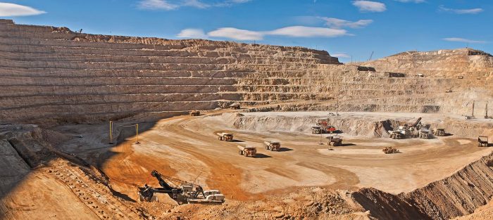Antofagasta Minerals enfrentaría la primera huelga de su historia en Minera Zaldívar Antofagasta Minerals enfrentaría la primera huelga de su historia en Minera Zaldívar