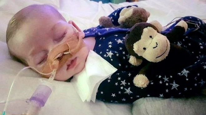 Padres del bebé Charlie Gard ponen fin a batalla legal para darle tratamiento experimental a su rara enfermedad terminal
