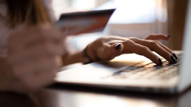 ¿Demasiado barato para ser verdad? Cómo evitar caer en las estafas de productos fantasma por internet ¿Demasiado barato para ser verdad? Cómo evitar caer en las estafas de productos fantasma por internet