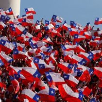 [VIDEO] Leonardo Farkas llega a Rusia con un cargamento de 4 mil banderas chilenas para la final de la Confederaciones