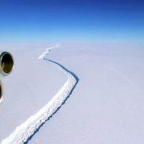 Cambio climático aceleró creación de gran iceberg en Antártida, según experta