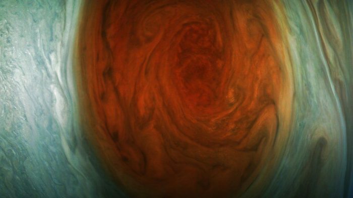Las increíbles imágenes en primer plano de la Gran Mancha Roja de Júpiter enviadas por la sonda Juno de la NASA