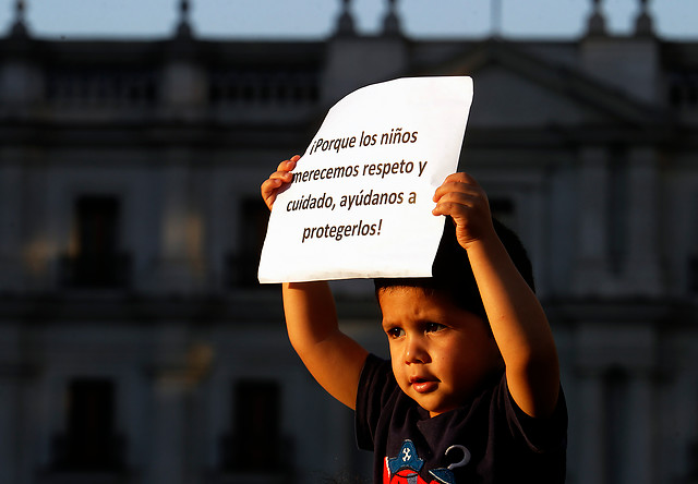 Debilidad, inconsistencia y burocracia: las características de las reformas en materia de infancia en Chile Debilidad, inconsistencia y burocracia: las características de las reformas en materia de infancia en Chile