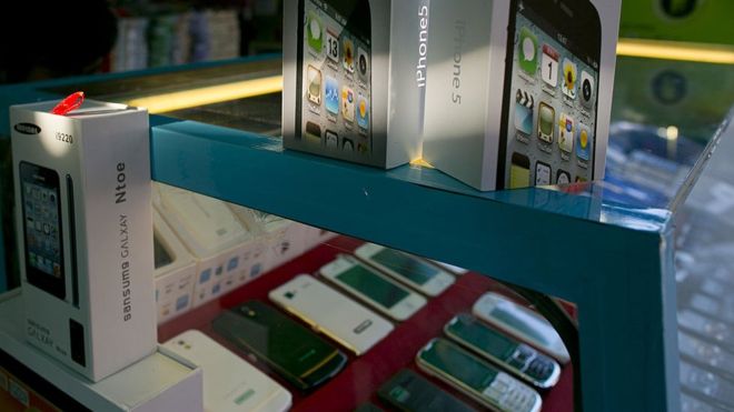 ¿Samsung Galaxy o iPhone de imitación? 3 claves simples para identificar si un teléfono celular es falso
