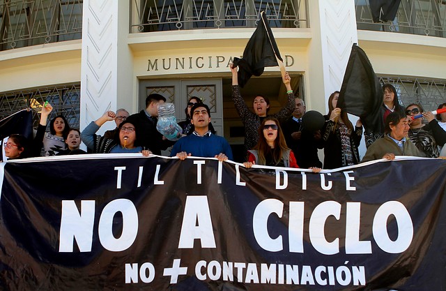 “Estamos en el país de la COP 25, paremos la chacota”: alcalde de Til Til en picada tras fallo a favor del proyecto de residuos tóxicos Cigri “Estamos en el país de la COP 25, paremos la chacota”: alcalde de Til Til en picada tras fallo a favor del proyecto de residuos tóxicos Cigri